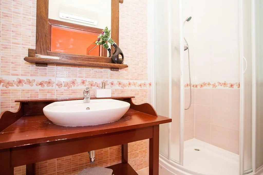 Amazing Apartment In Rijeka With Wifi كرواتيا